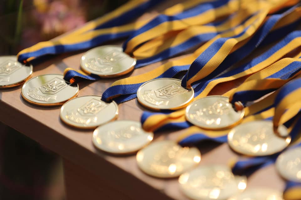 медалі
